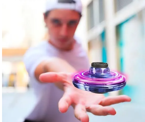 Compact Flying Spinner Toy